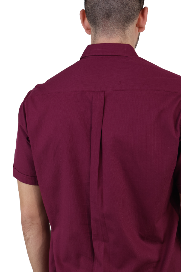 Camisa Rojo Vino Manga Corta De Algodón Slim Fit Con Bolsa Para Caballero